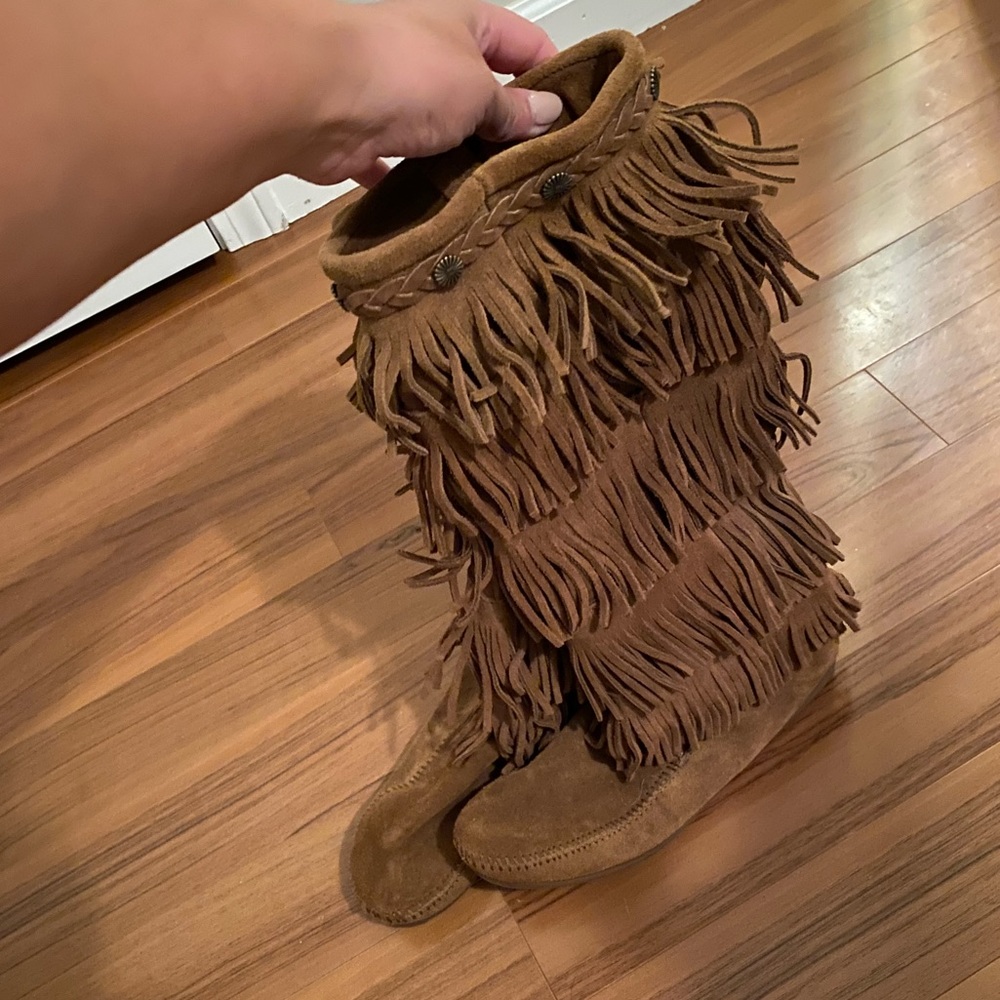Minnetonka fringe boots